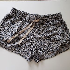 Patterned shorts